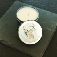 Bougie en pot parfumée et illustrée à la cire de colza